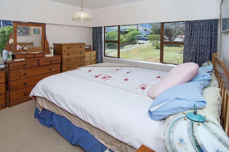 29 Puriri Crescent Lansdowne_10