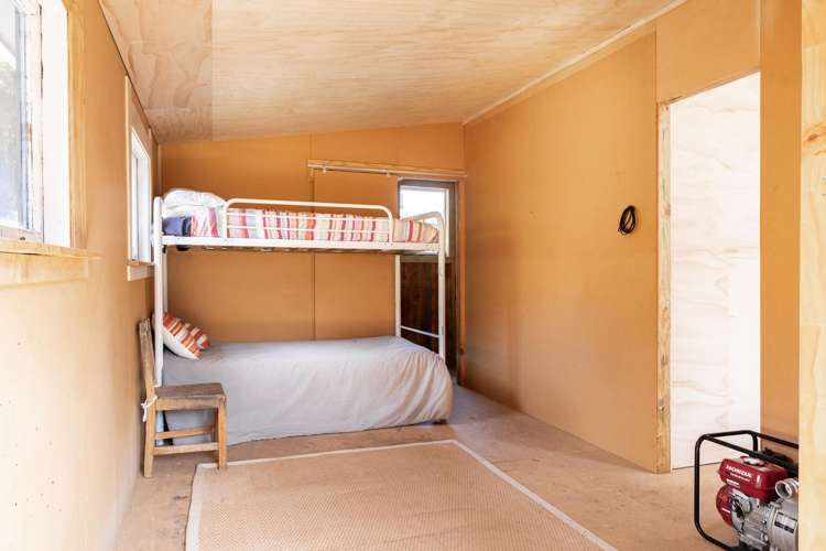 - Hut 43, Lake Alexandrina, South End Settlement Lake Tekapo_18