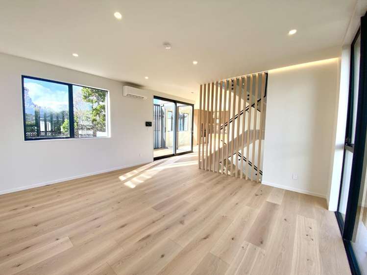 12B Tenterden Ave 1728_3