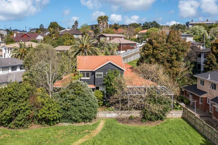 15 Margaret Henry Crescent Oteha_18