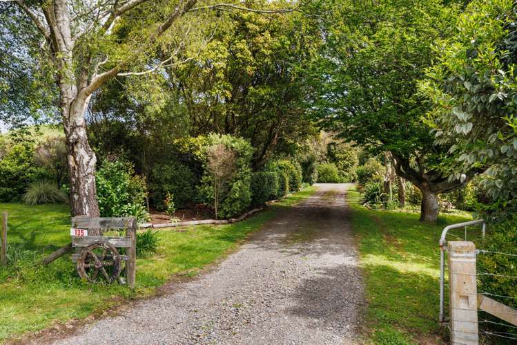 135 Zigzag Road Pohangina Valley_1