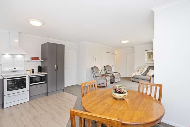 18 Lowe Street Avenal_8