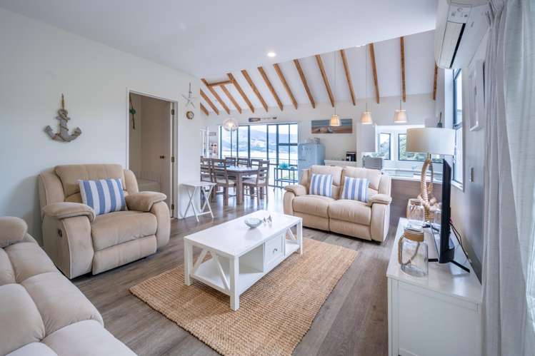 79 Tikao Bay Road Wainui_23