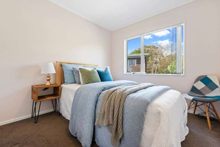 2/21 Lochend Place Highland Park_13