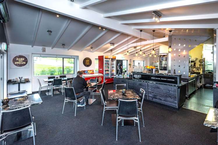 2104 East Coast Road Stillwater_9