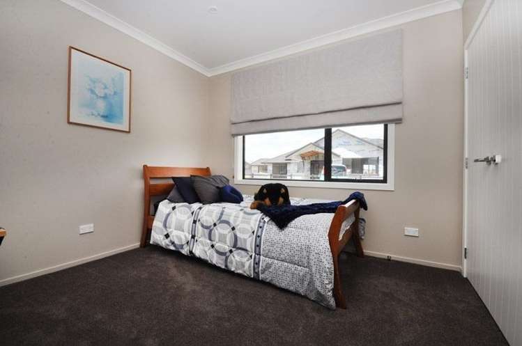 81 Baxter Michael Crescent Cambridge_12