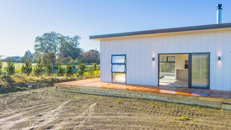 296 White Road Otane_15