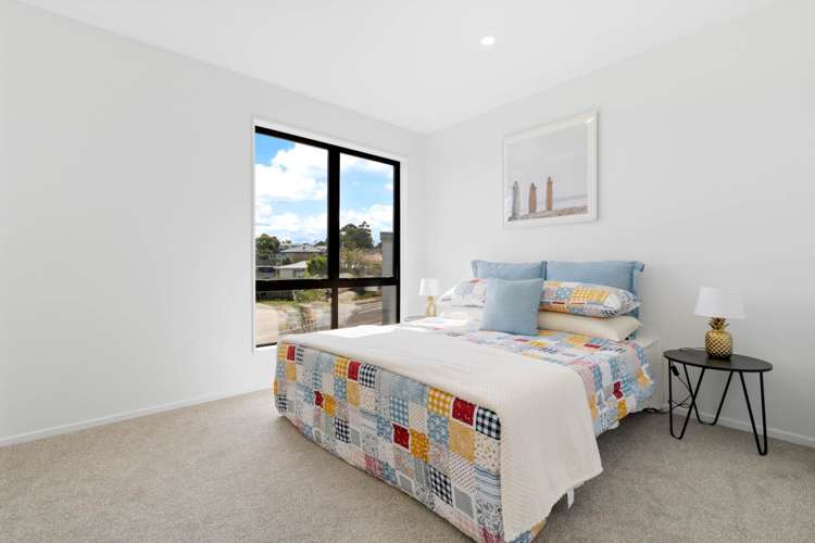 2/2 Flaunty Place West Harbour_8