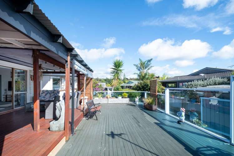 2/3 Cezanne Place New Lynn_13
