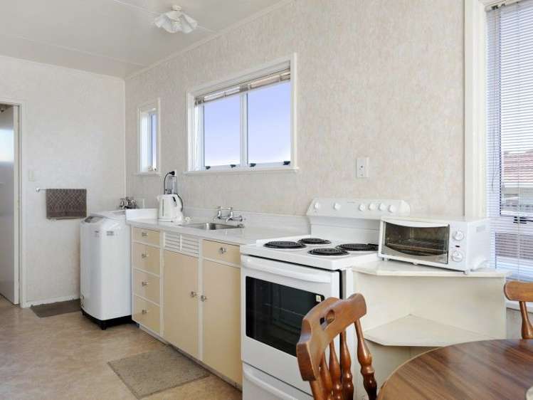 1/32 Cobham Crescent Stoke_6