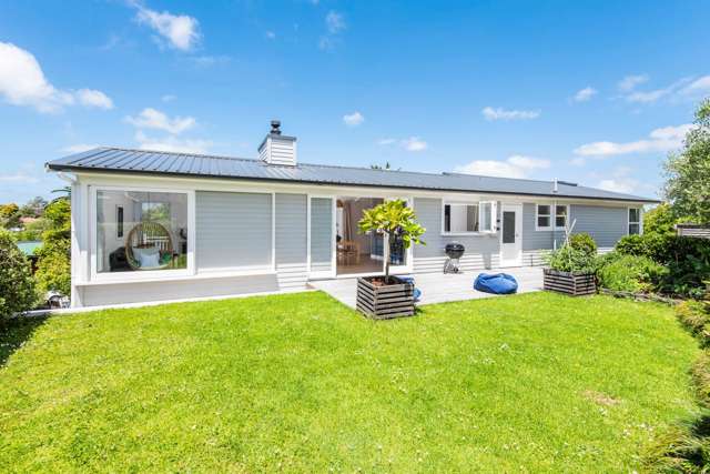 12 Bayside Avenue Te Atatu Peninsula_1