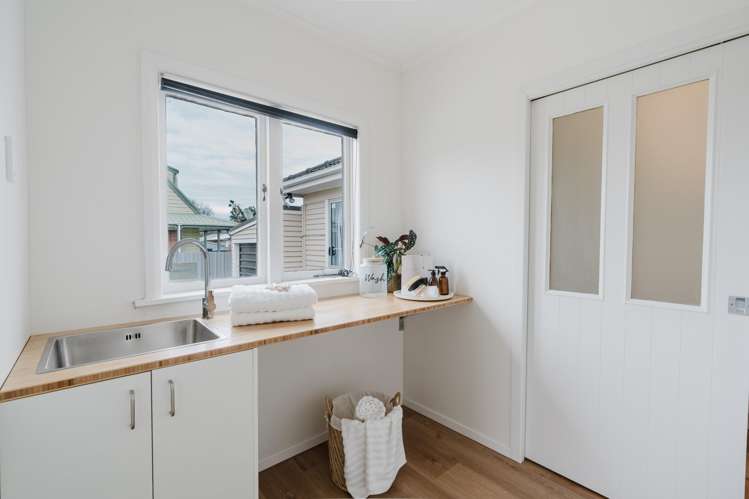 35 Lake Crescent Hamilton Lake_13