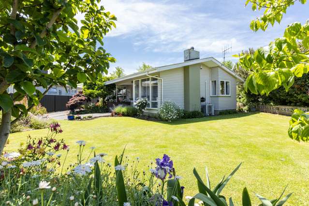 Charming home in desirable Parkvale