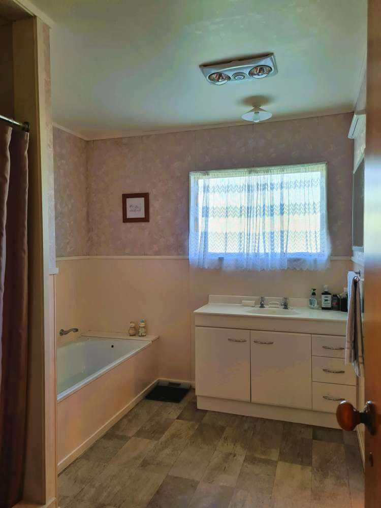 629 Mountain Road Maungaturoto_16