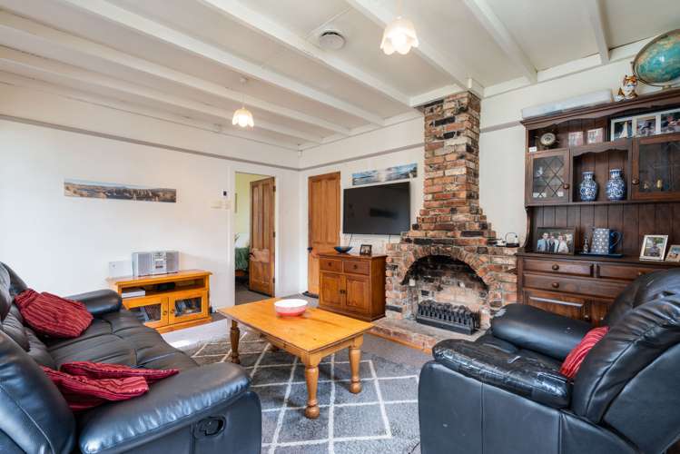 420 North Road North East Valley_7