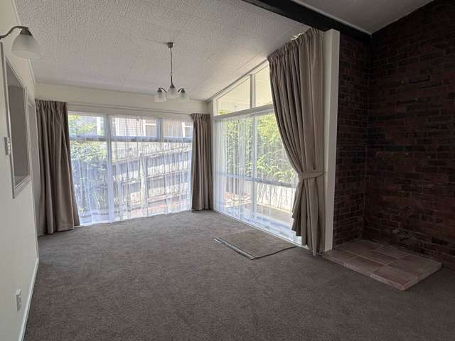 19 Totaravale Drive Sunnynook_3