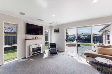 12 Omega Place_3