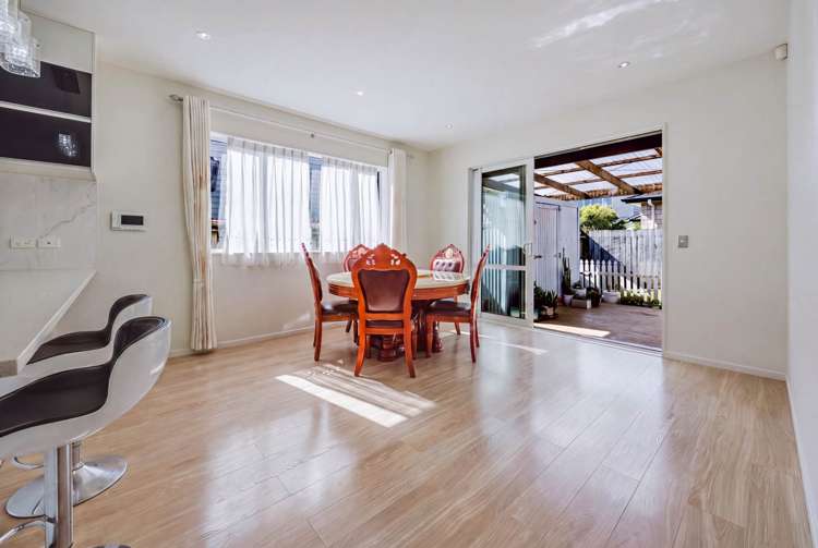 10 Helianthus Avenue Flat Bush_22