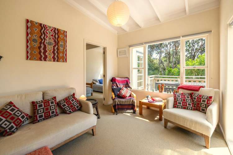 69 Victoria Road South Onetangi_6