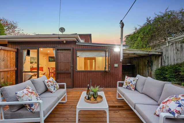 504 Beach Road Murrays Bay_1