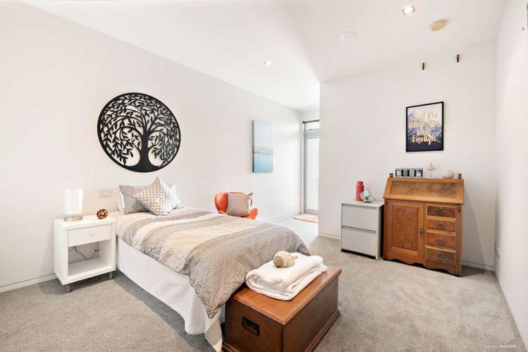 7/16 Beach Front Lane Browns Bay_9