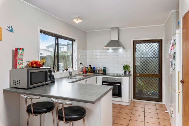 3/6 Harding Avenue Te Atatu South_7