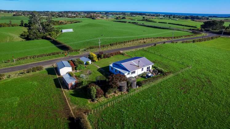 19 Dover Road Okato_17