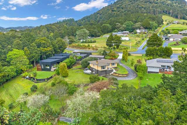One Acre of Privacy - Minutes from Kamo