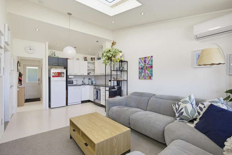 7/219 Grant Road_5