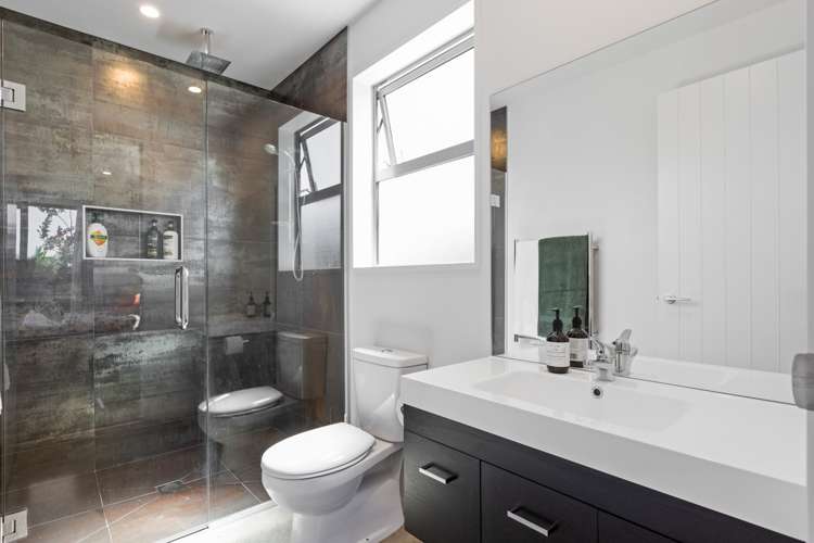 16 Pelorus Avenue Poraiti_10