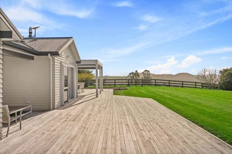 1382 Old North Road Helensville_17