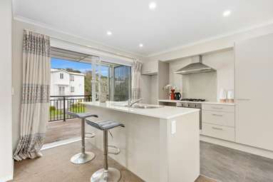 60 Arrowsmith Drive_3