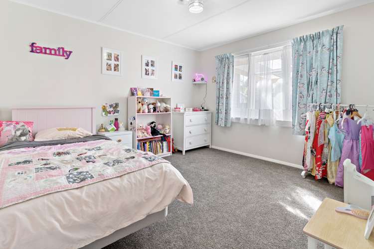 25 Surrey Street Solway_13