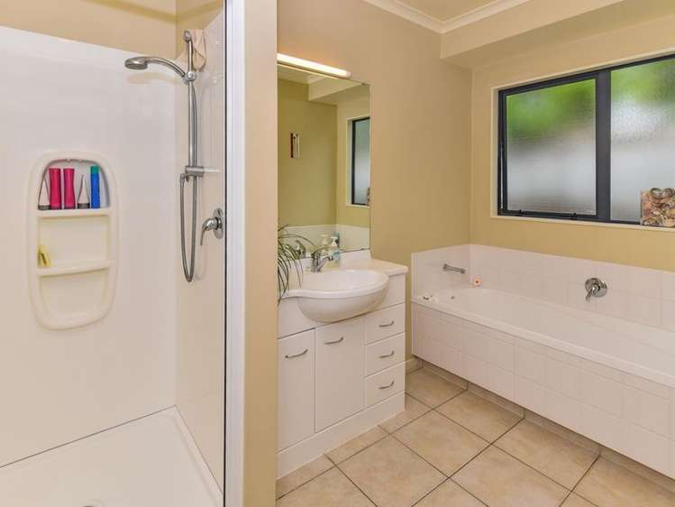 15 Greta Banks Place Wattle Downs_8