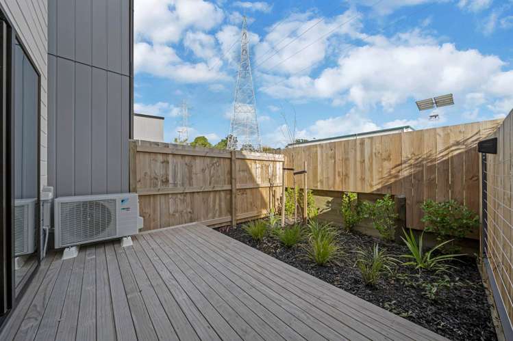 27 Awhi Lane Massey_11