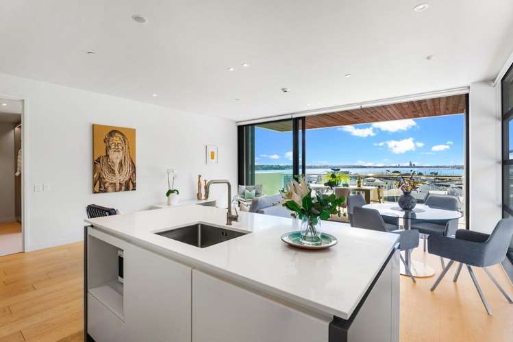 602/141 Pakenham Street West 500164_9