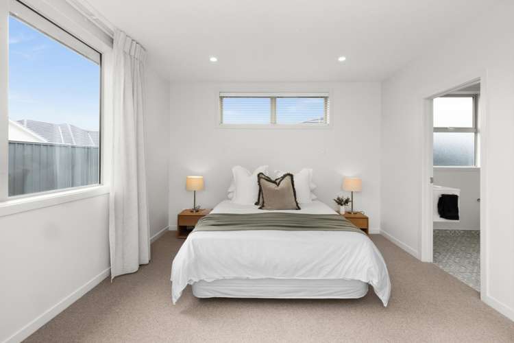 12A West Place Greenmeadows_10