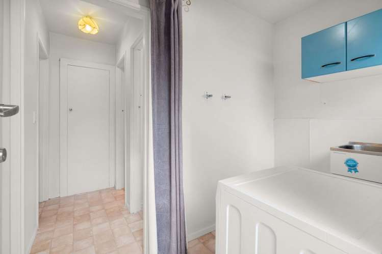 1/9 Woodcote Avenue Hornby_10