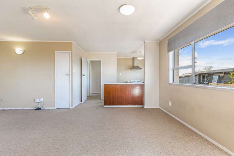 2/47 Royal Road Massey_5