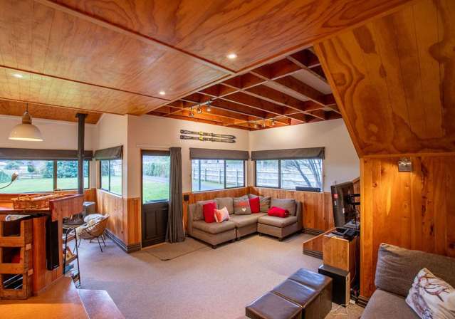 21A - 21B Moore Street Ohakune_2