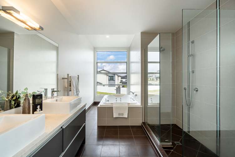 90 Medallion Drive Oteha_17