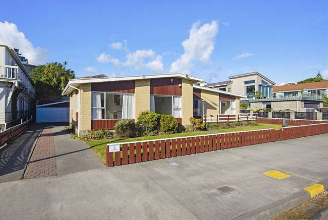 PRIME LOCATION - MUST BE SOLD