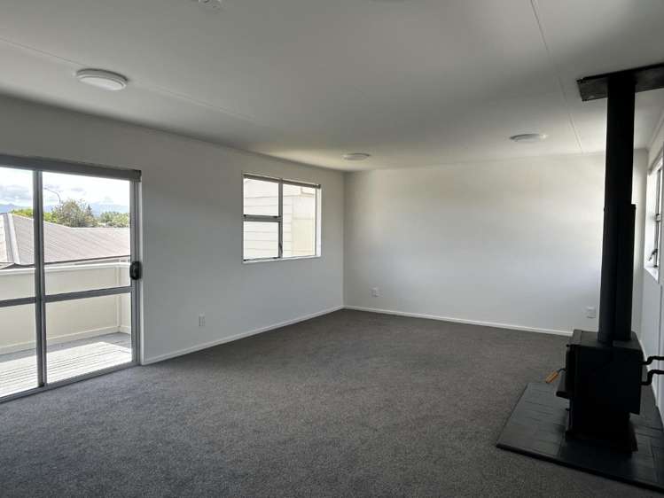 3/2 Percy Street 10706_4