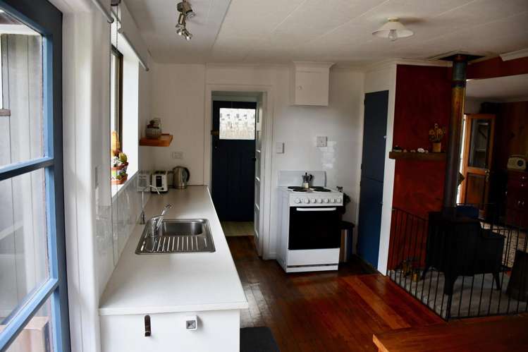 2 Hunter Street Karamea_13