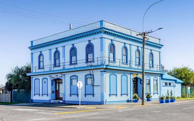 Renowned artist selling the ‘spooky’ pub she bought sight unseen - ‘it was calling me’