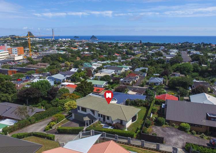 16a Burns Street Westown_18