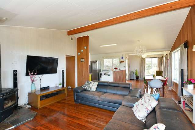 113 Roberts Road Matakatia_4