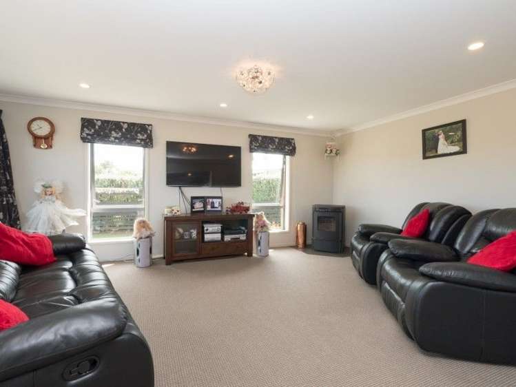 17 Ponderosa Place Opunake_13