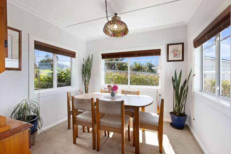 11 Sea View Road Leigh_7