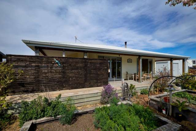 Coastal Serenity – 3 Bedrooms + Studio